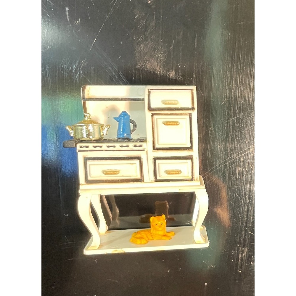 Vintage Acme Dollhouse Kitchen Stove Hutch Magnet w/ Pot Kettle Cat 1:12